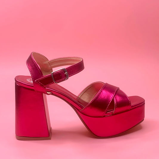 El mejor outfit con sandalias de plataforma: ¡El verano ya llegó!