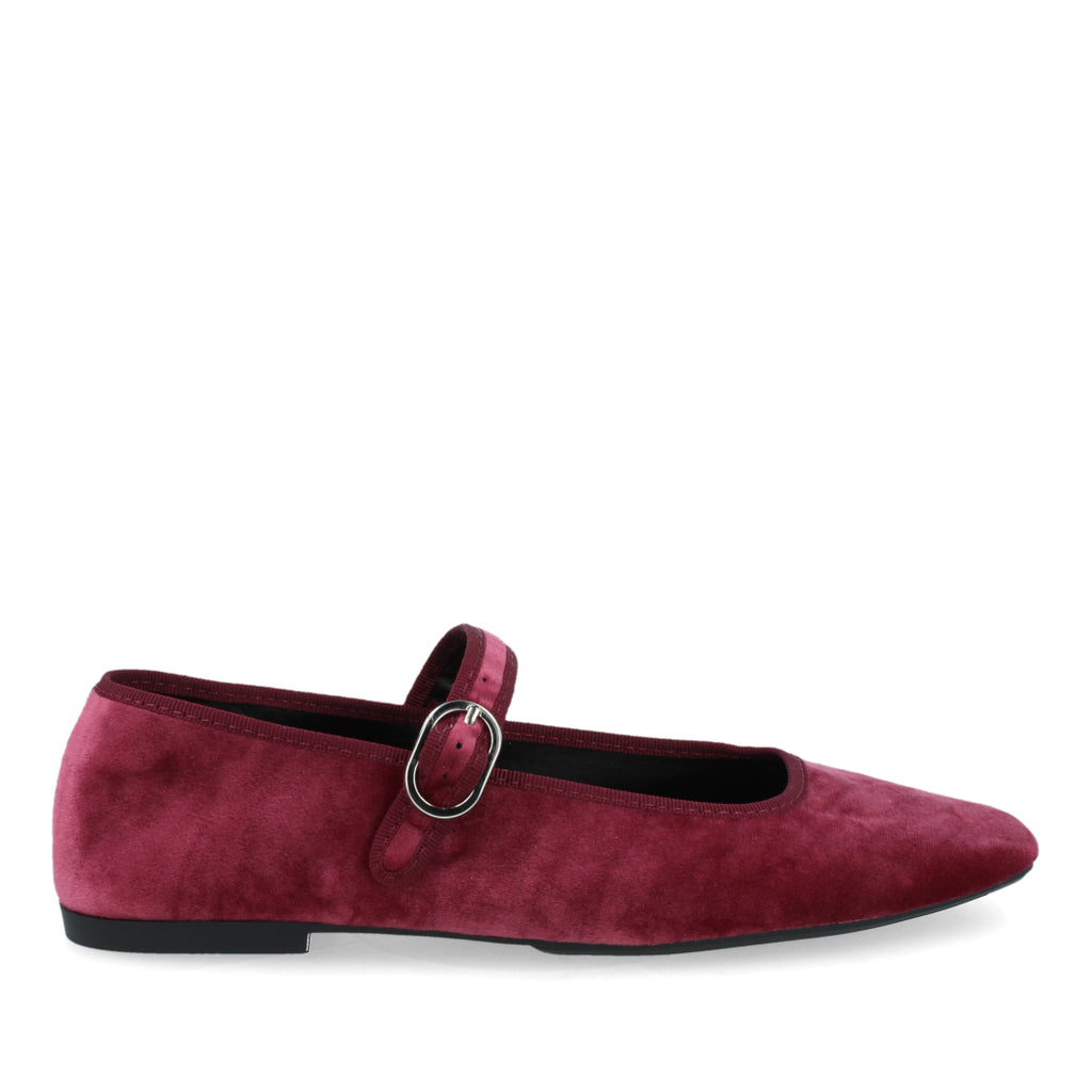 Balerina Casual Corina color Vino para Mujer