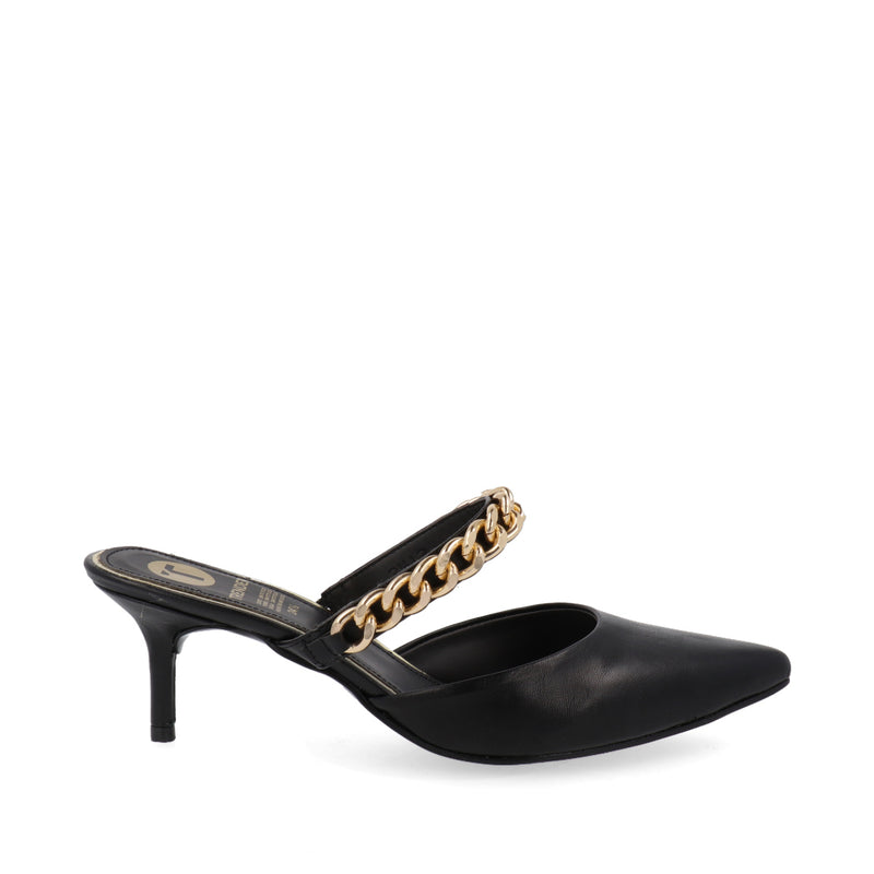 Zapatilla Color Negro Destalonada con Detalle de Cadena para Mujer
